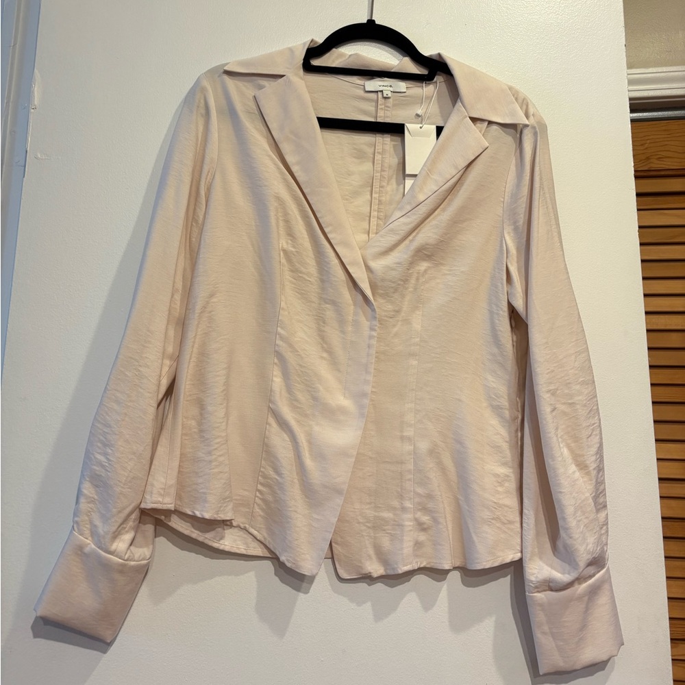 VINCE Cream Fitted Blouse, Size Medium, Front Darts, New With Tags